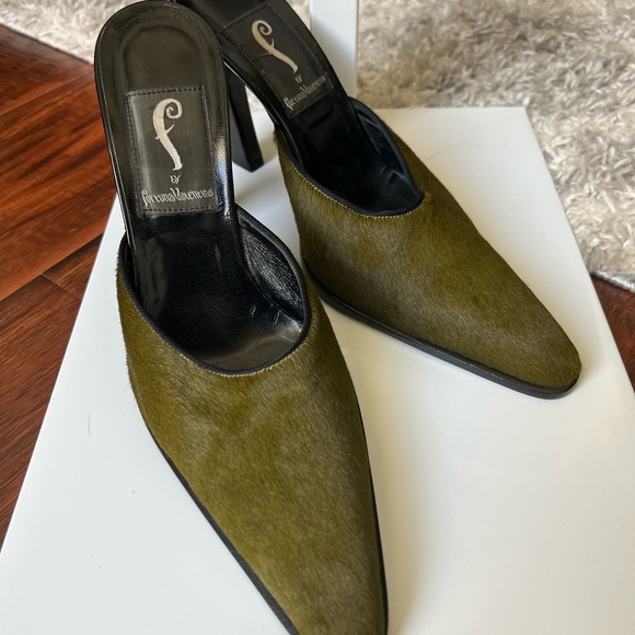 Olive green/black sophisticated handbag - matching shoes available separately - Picture 3 of 3